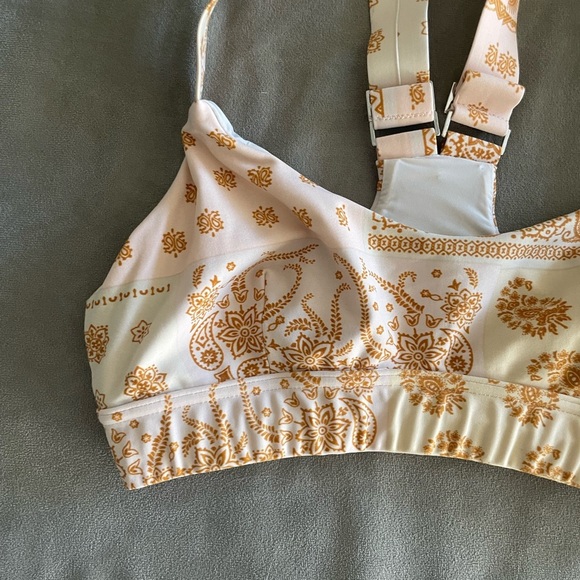 The Upside Anthropologie Carmen Bandana Sports Bra - Picture 6 of 9